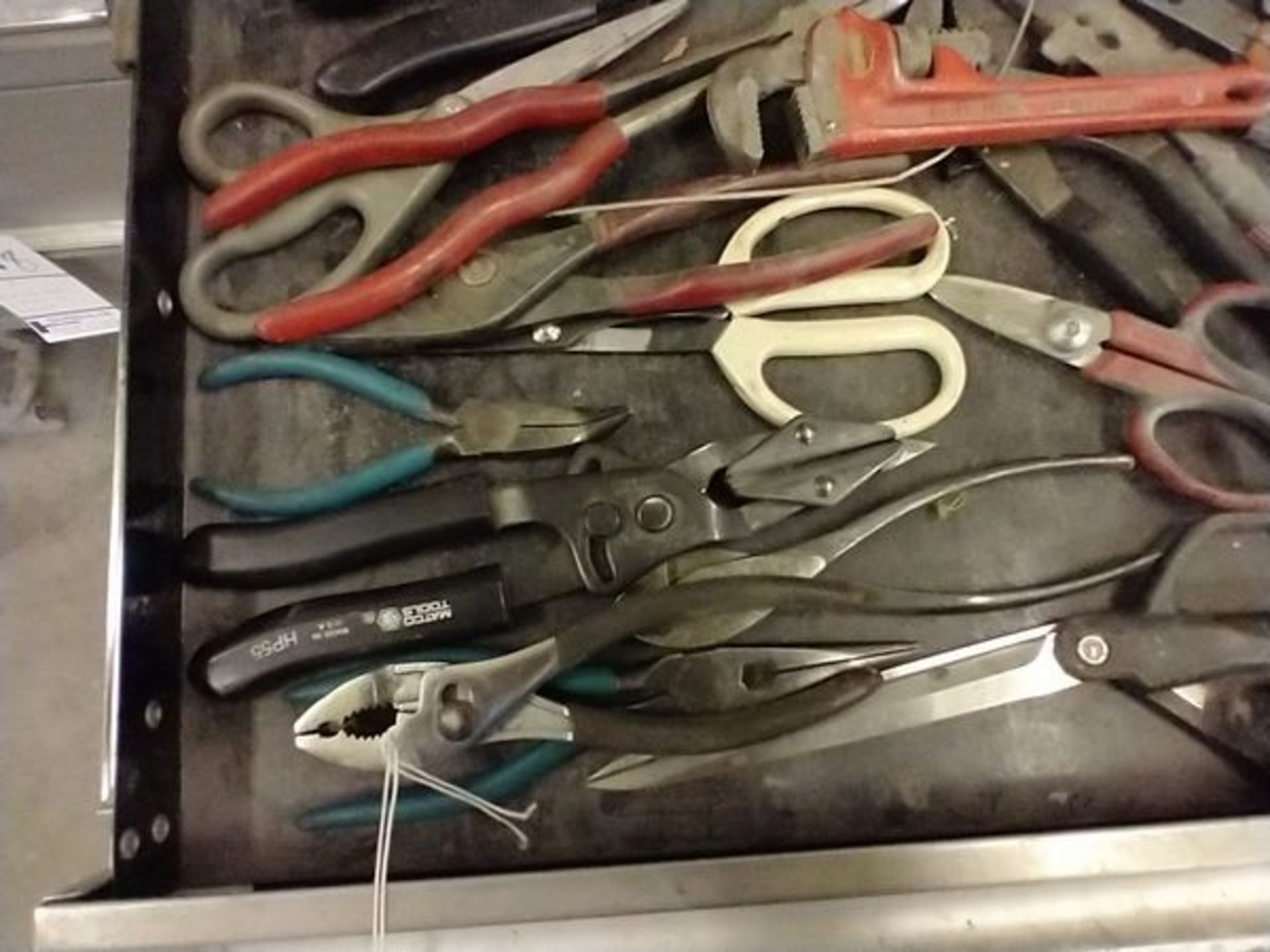 ASSORTED SNIPS AND OTHER TOOLS - Image 2 of 7