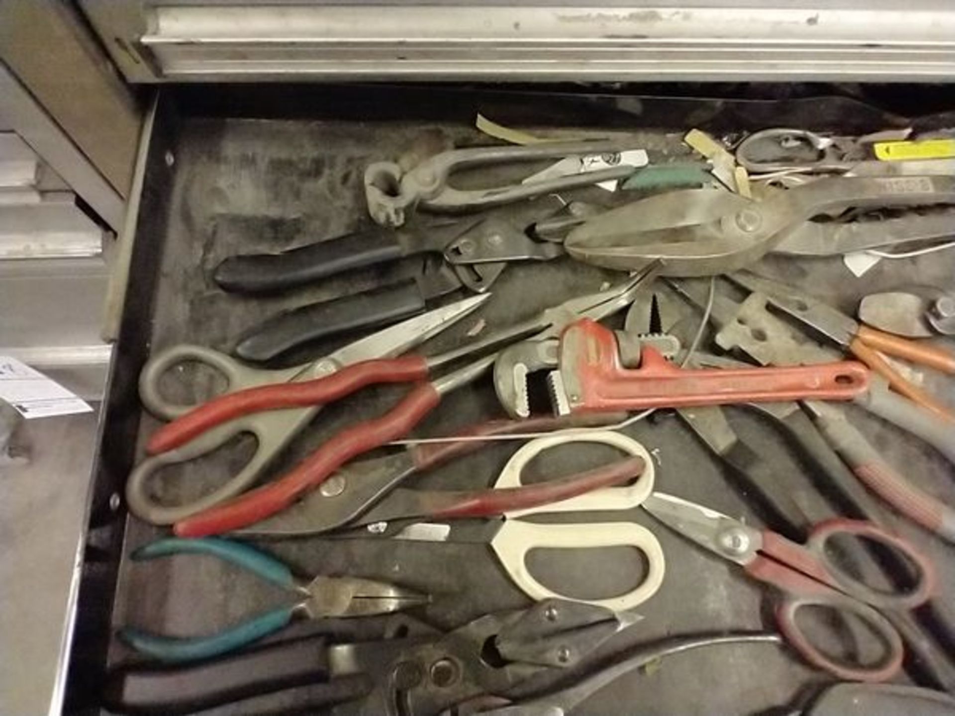 ASSORTED SNIPS AND OTHER TOOLS - Image 3 of 7