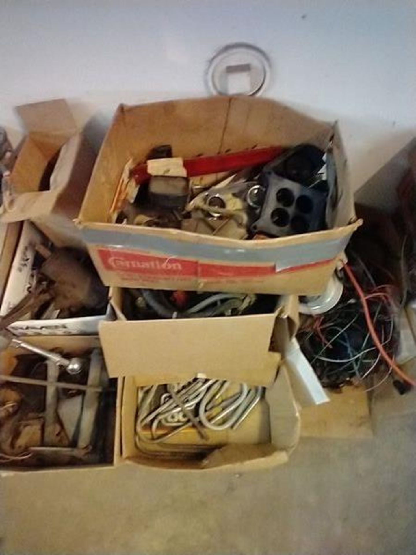 LOT OF ASSORTED CAR PARTS ON 2 SHELVES AND FLOOR - Image 21 of 23