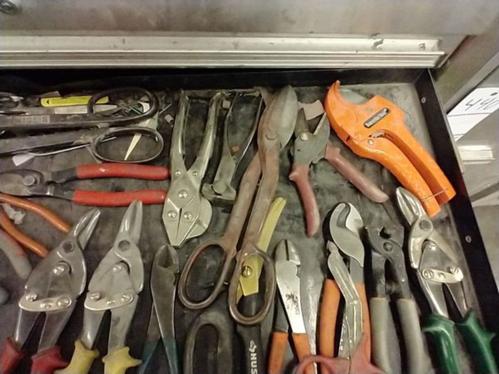 ASSORTED SNIPS AND OTHER TOOLS - Image 7 of 7