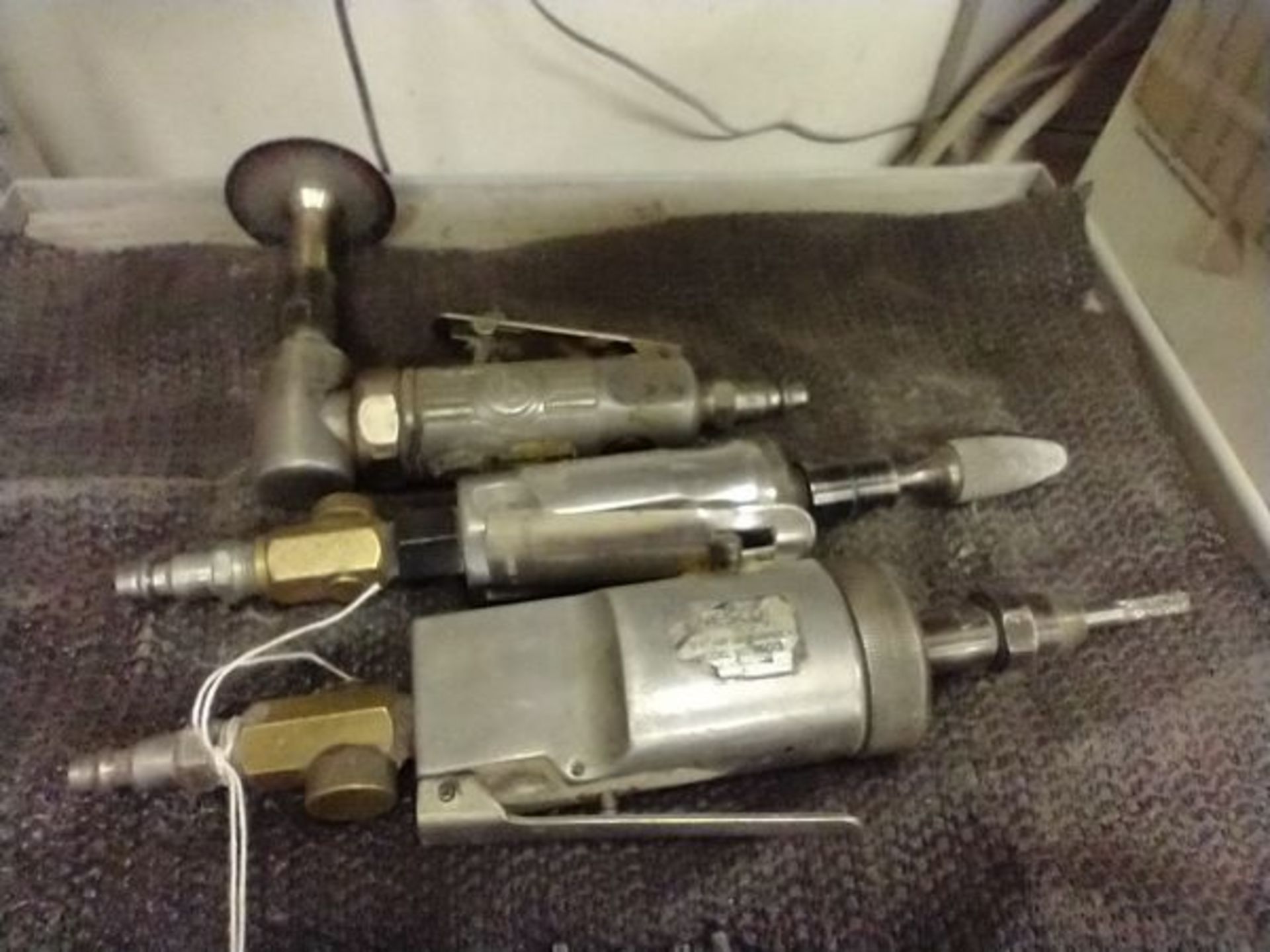 ASSORTED PNEUMATIC TOOLS