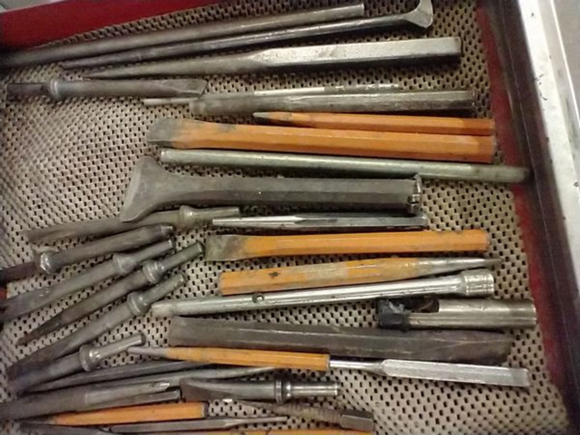 ASSORTED CHISELS AND MISC TOOLS - Image 5 of 6