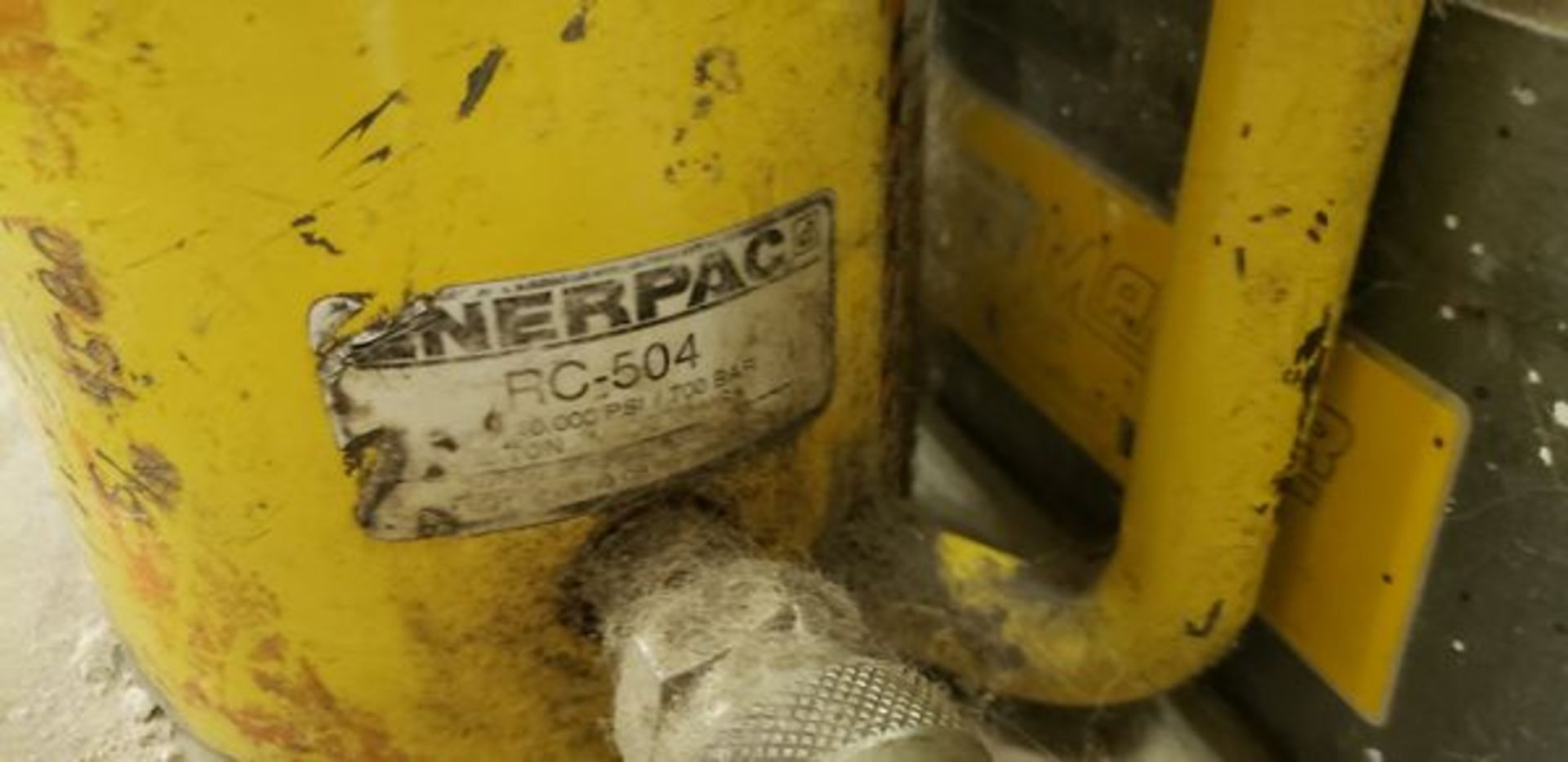 ENERPAC RC504 10,000LB PSI PNEUMATIC HYDRAULIC JACK - Image 2 of 2