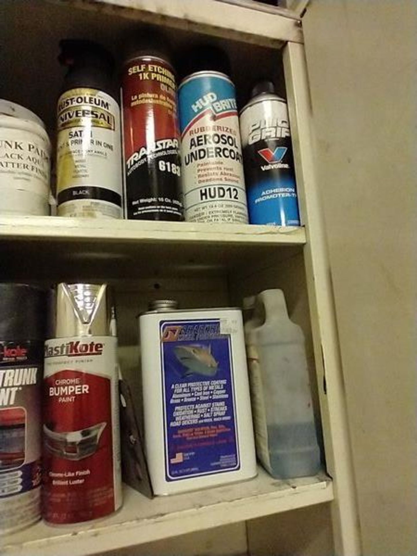 LOT OF NEW AND USED CANS OF SPRAY PAINT - Image 6 of 6