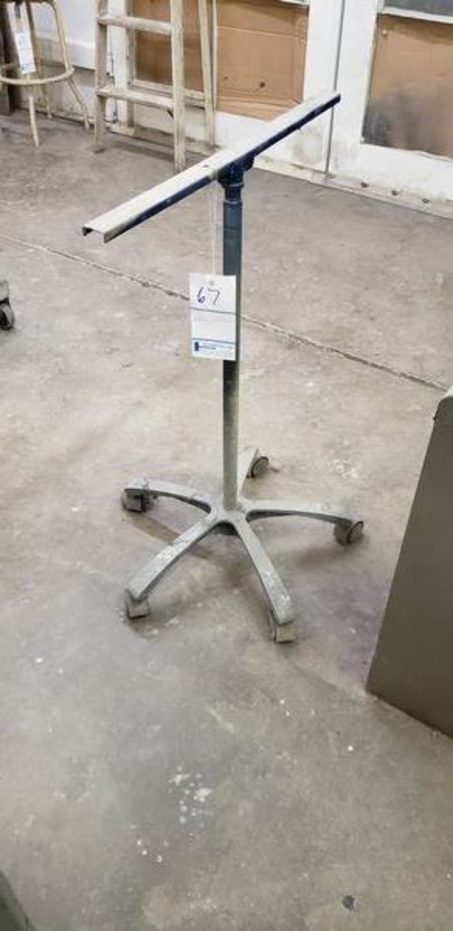 PAINT STAND