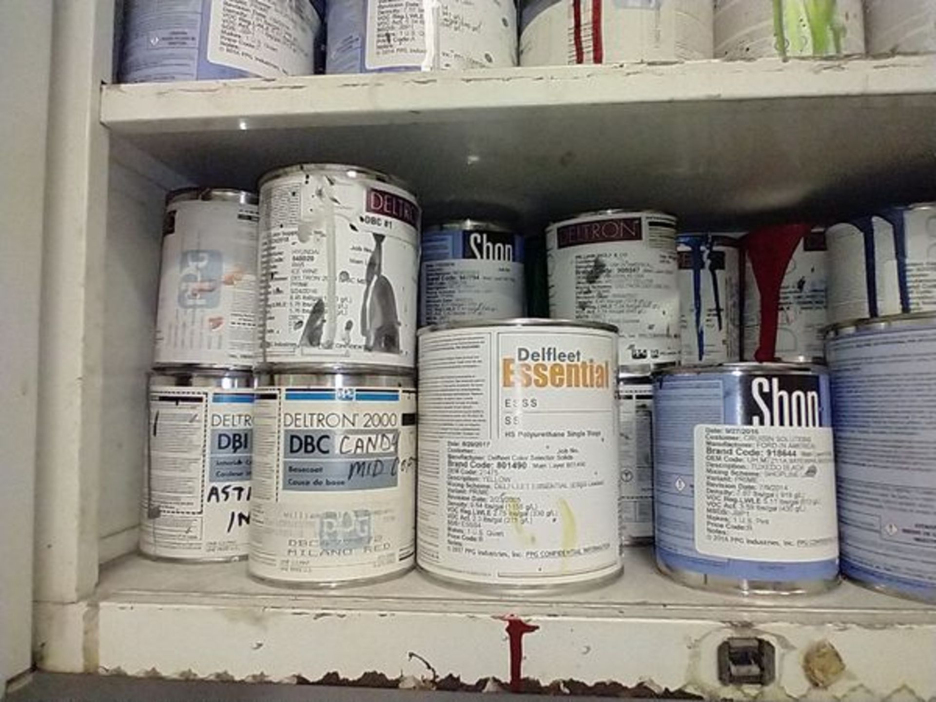 LOT OF OPEN PINTS AND QUARTS OF AUTO PAINT - Image 2 of 7