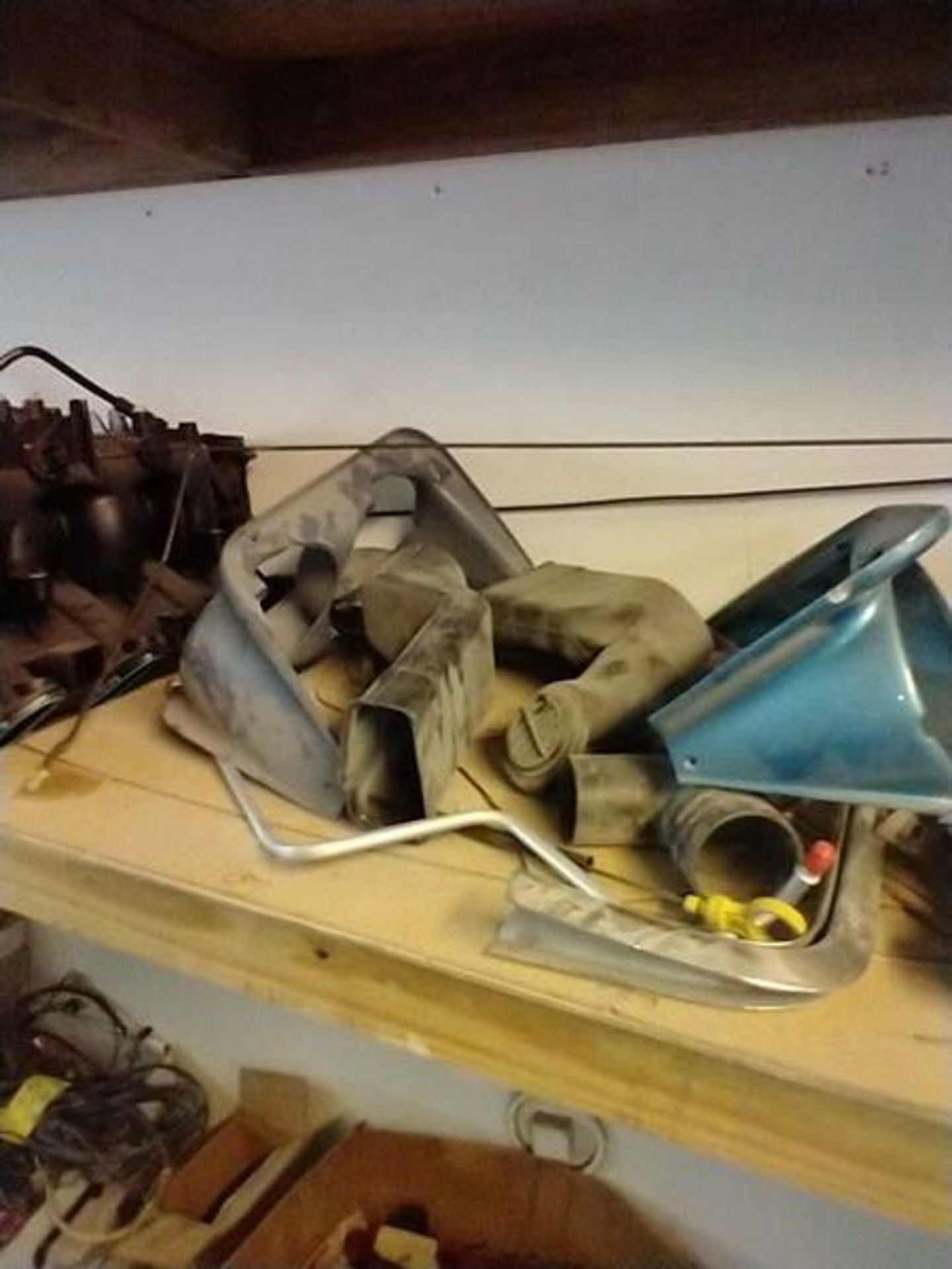 LOT OF ASSORTED CAR PARTS ON 2 SHELVES AND FLOOR - Image 14 of 23