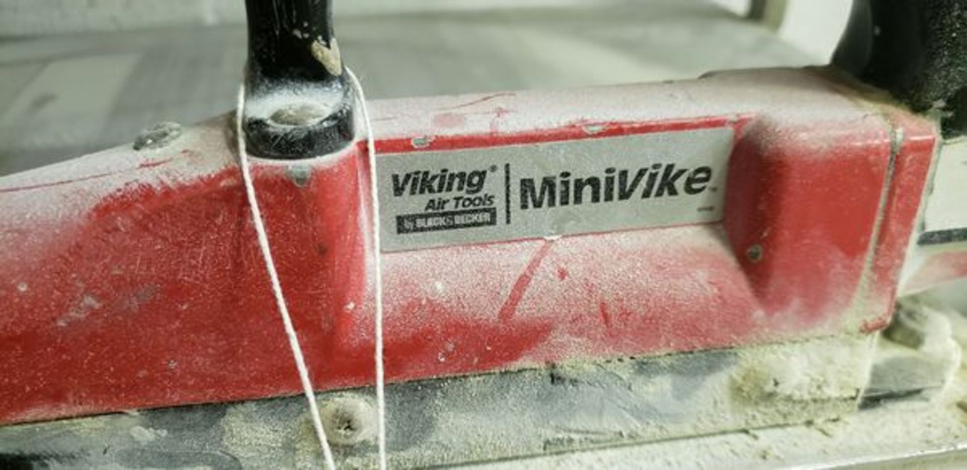 VIKING MINIVIKE 101 PNEUMATIC SANDER - Image 2 of 2