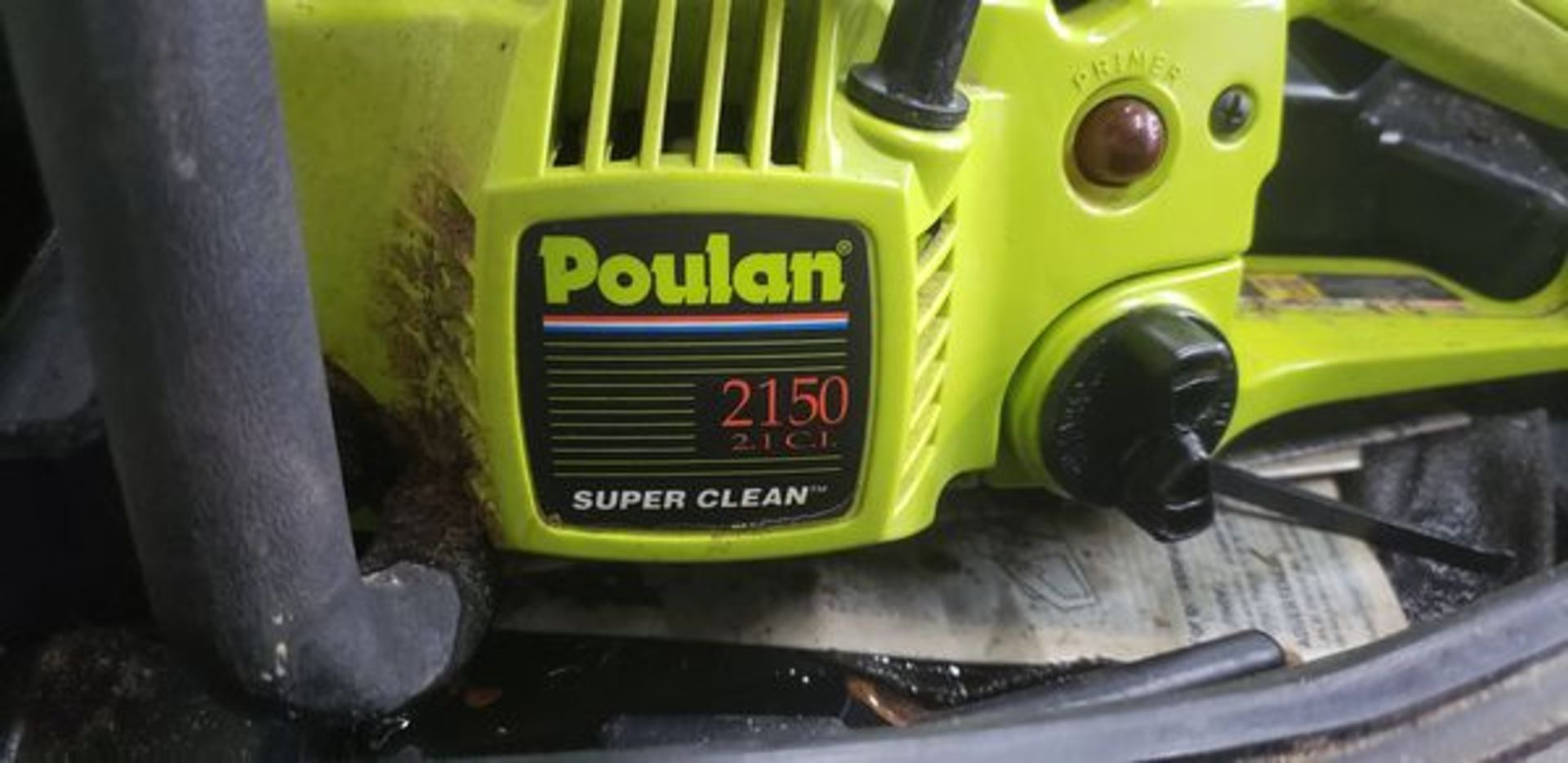 POULAN 2150 CHAIN SAW IN CASE - Image 2 of 4