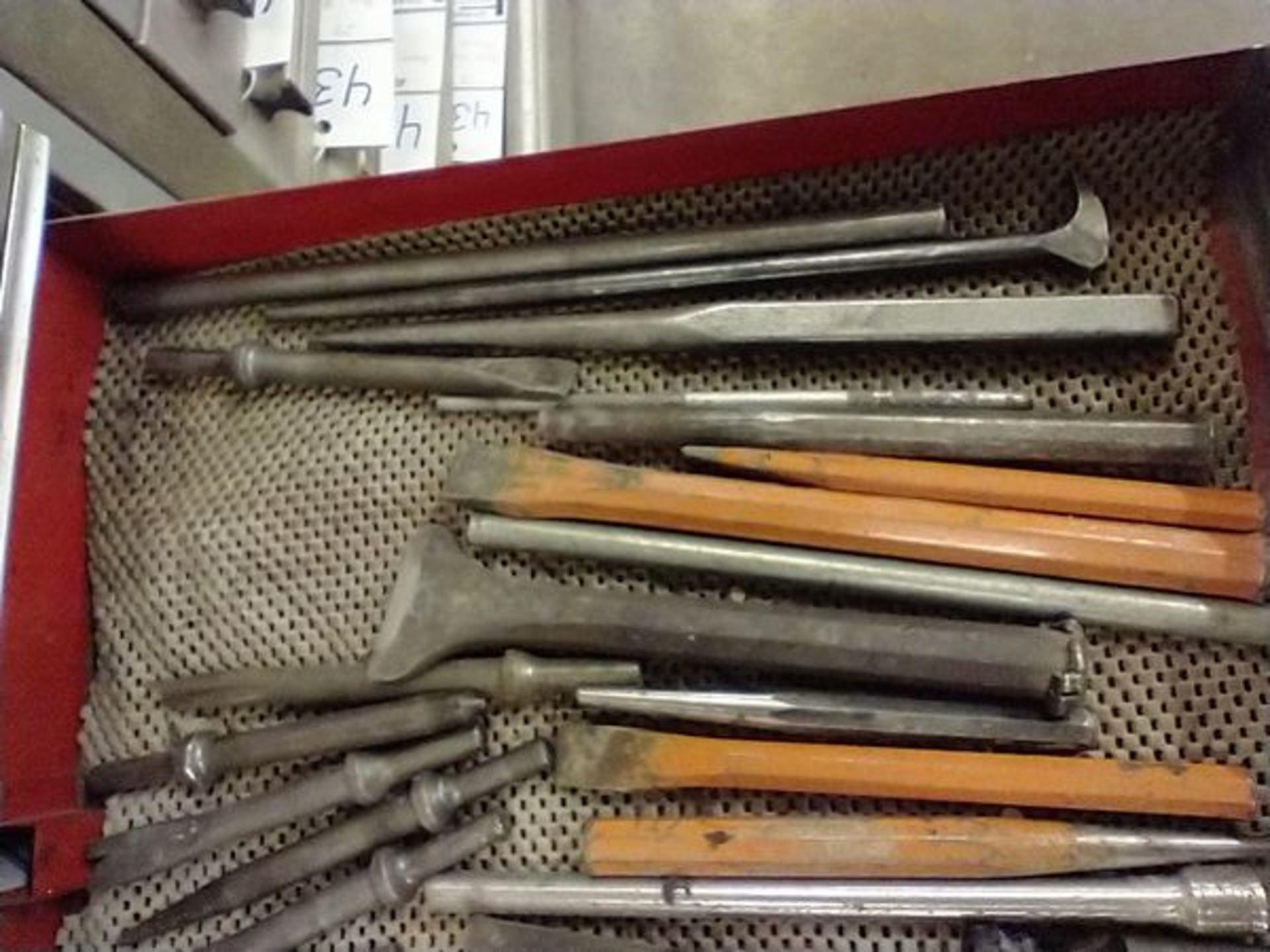 ASSORTED CHISELS AND MISC TOOLS - Image 4 of 6
