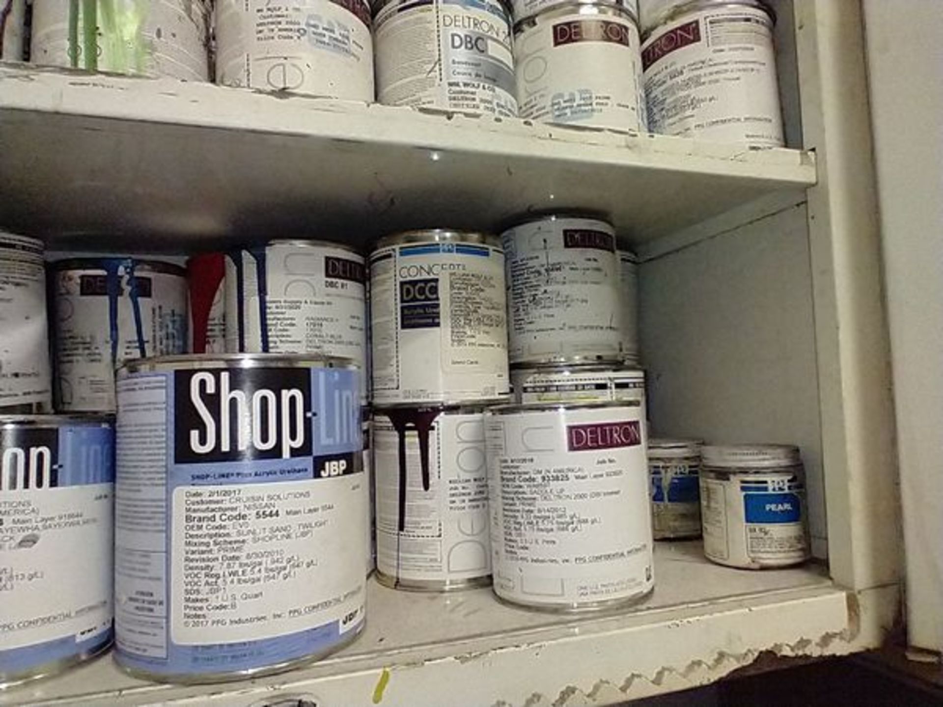 LOT OF OPEN PINTS AND QUARTS OF AUTO PAINT - Image 3 of 7