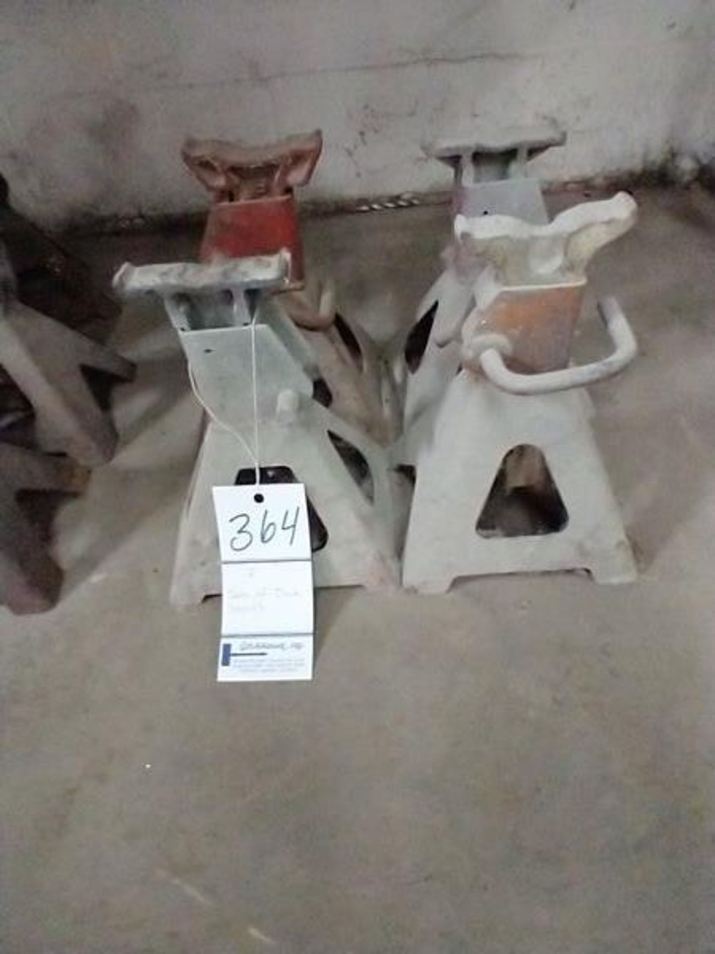 SETS OF JACK STANDS