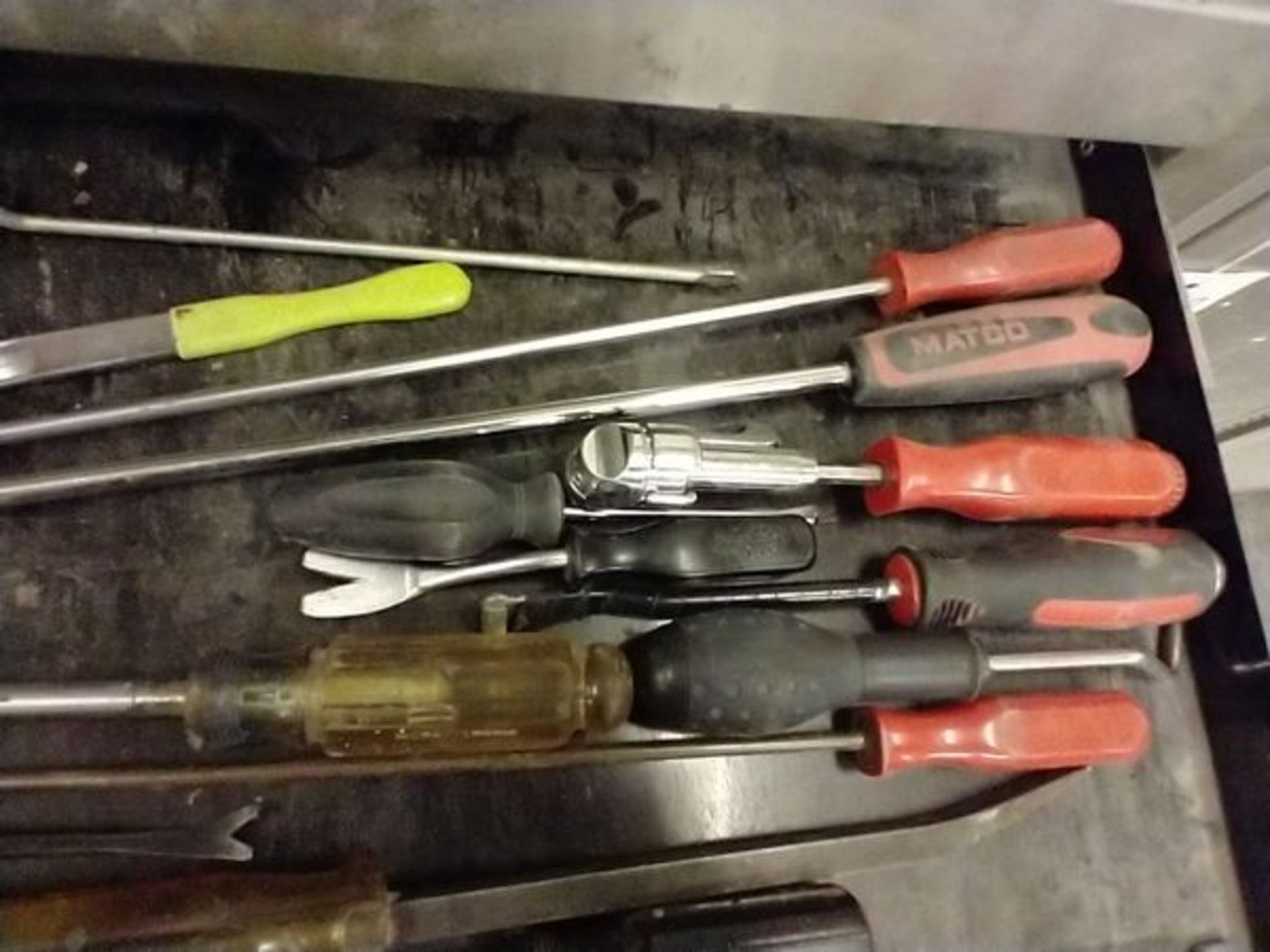 ASSORTED HAND TOOLS - Image 4 of 5