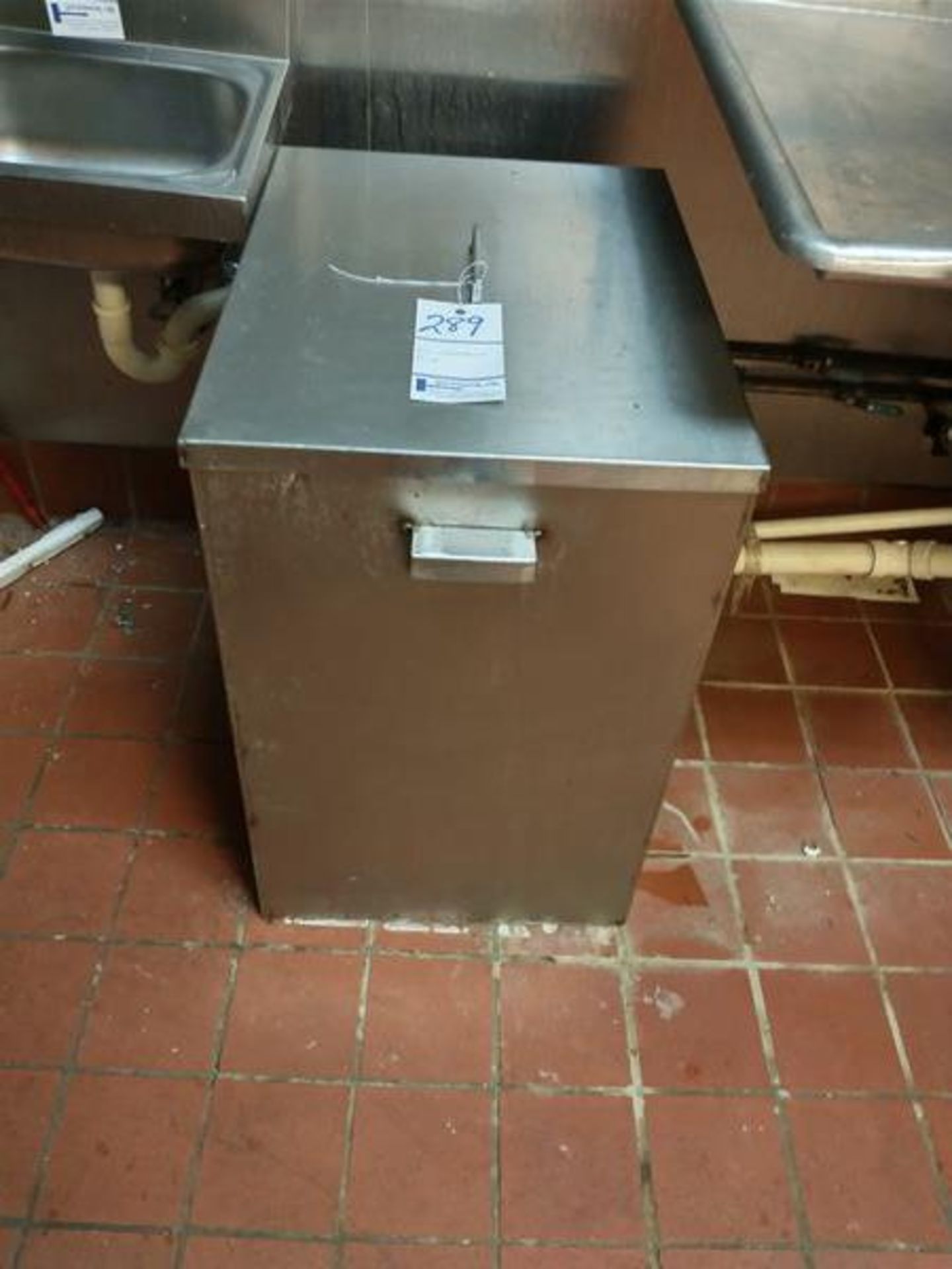 STAINLESS INGREDIENT BIN