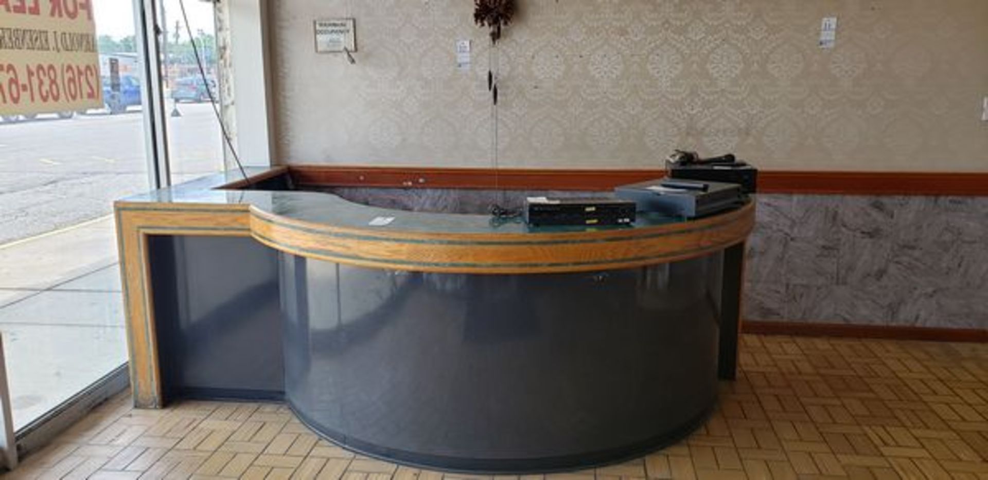10' X 7'2" RECEPTIONIST COUNTER - L SHAPED WITH ROUND FRONT
