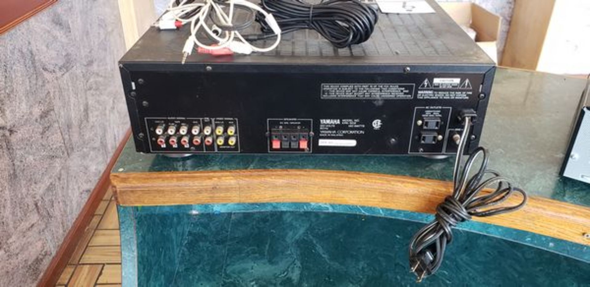 YAMAHA DIGITAL KARAOKE PROCESSING AMPLIFIER MODEL KPA-502 WITH MICROPHONE - Image 6 of 6