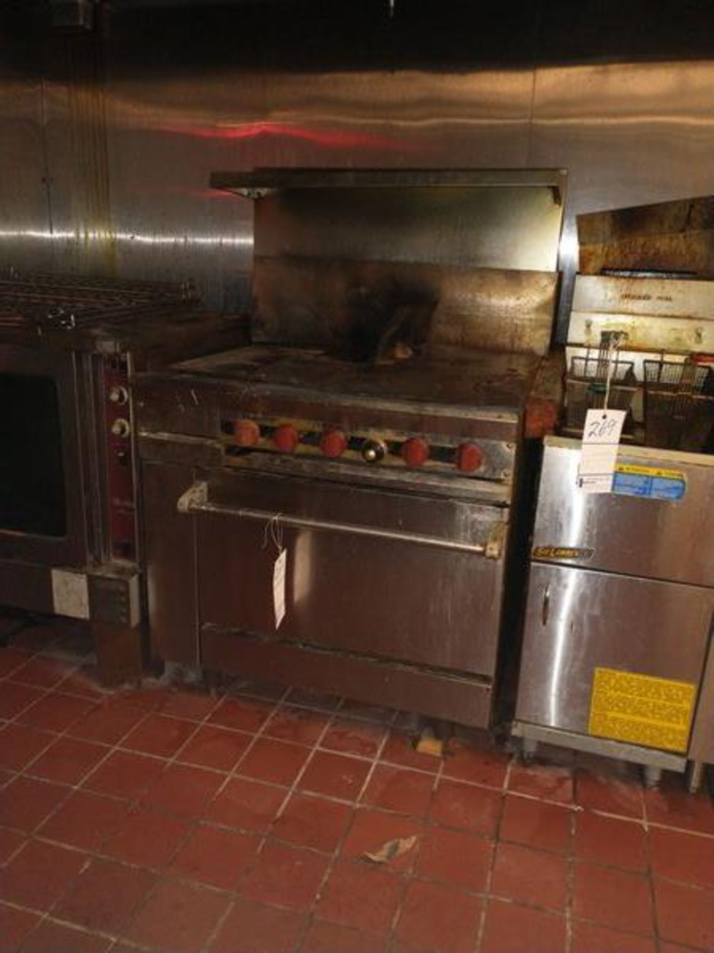 4 BURNER STOVE WITH GRIDDLE AND OVEN