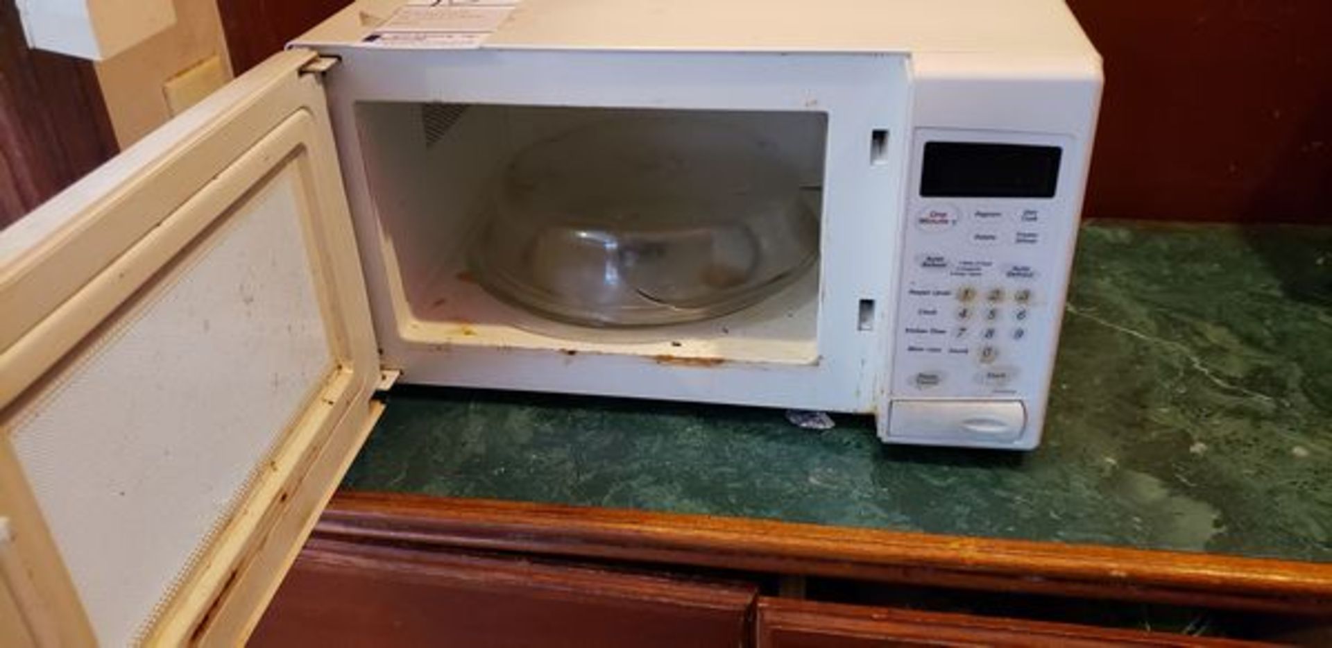 SAMSUNG MICROWAVE - Image 3 of 3