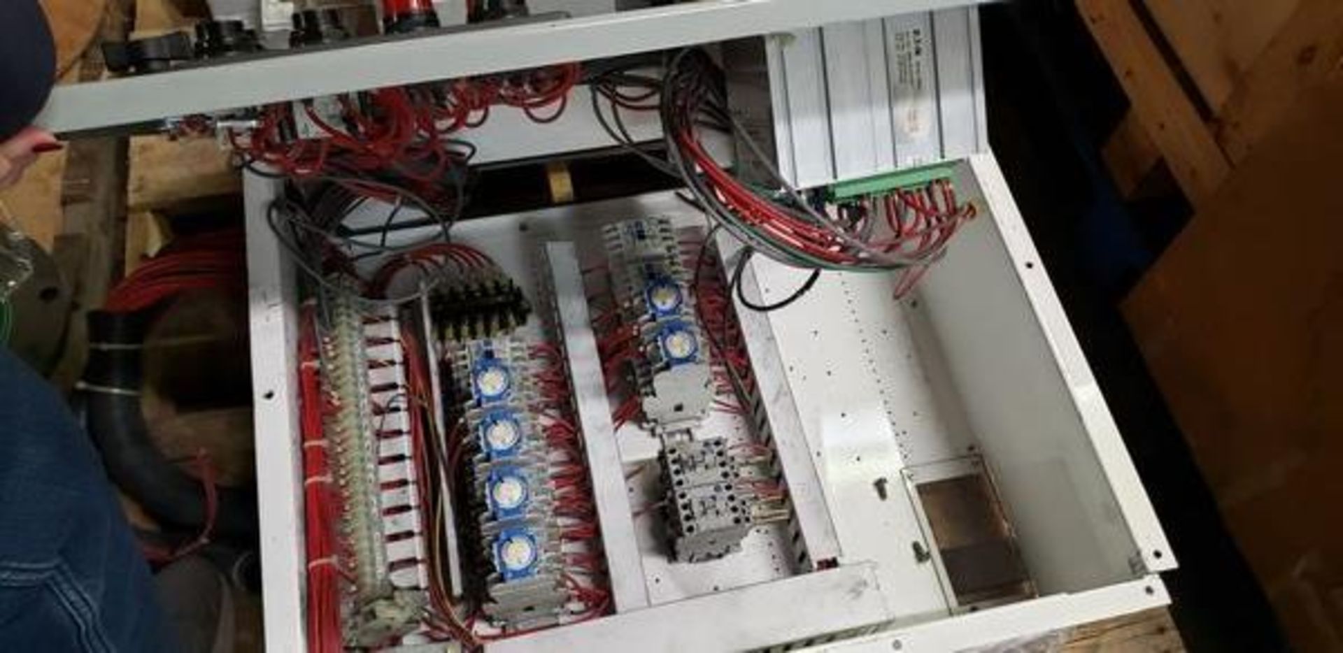 EATON CONTROL BOX FOR SWITCH GEAR - Image 3 of 3