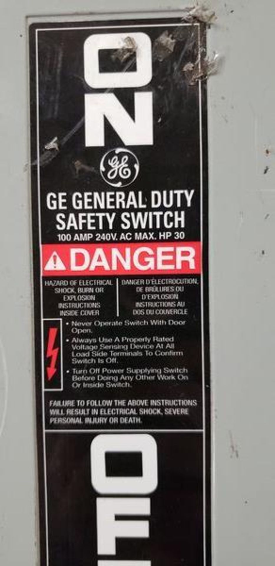 LOT OF 2 GE SAFETY SWITCHES 100 AND 200A - Image 2 of 4