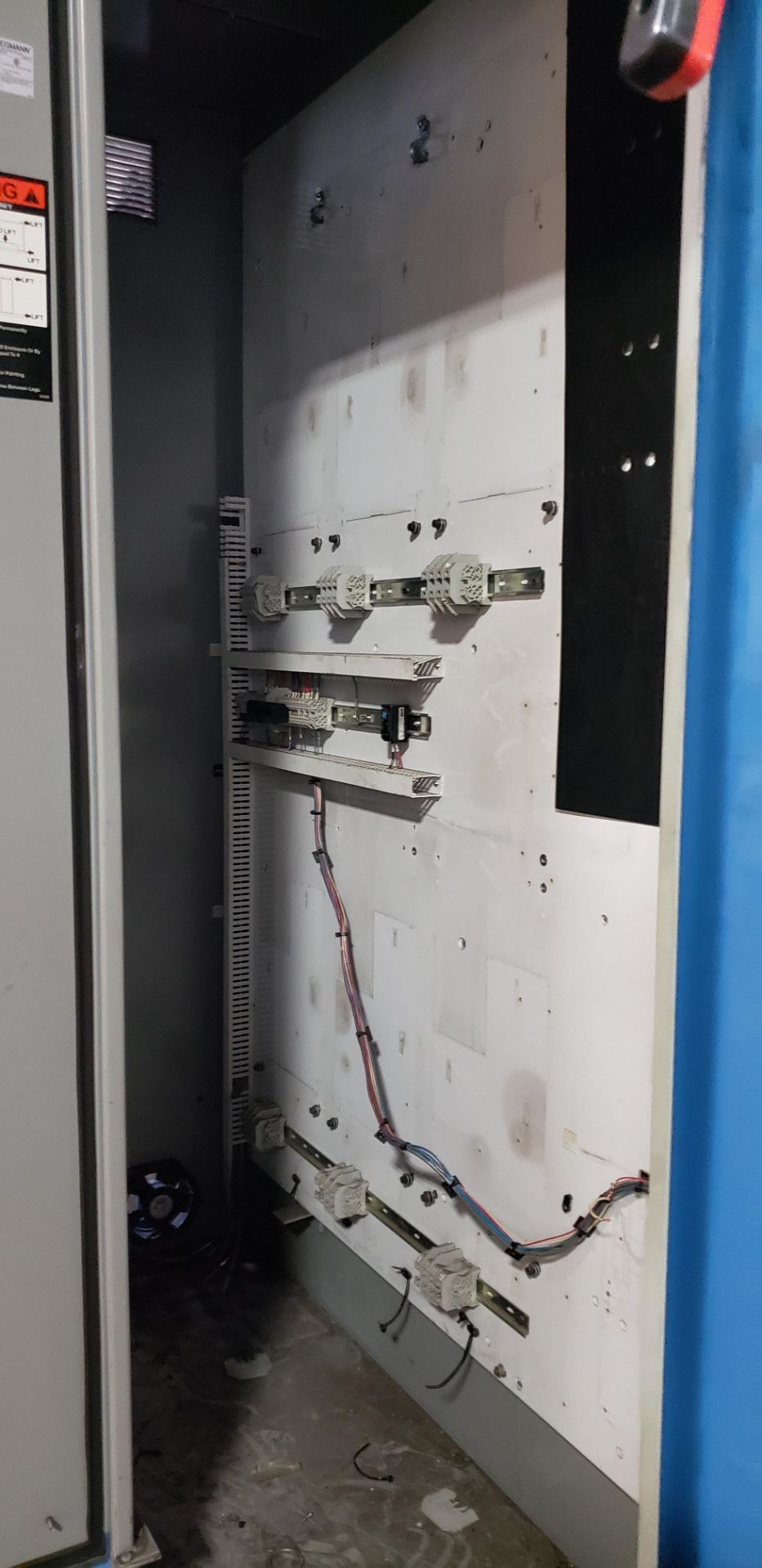 WEGMANN S4035154 CONTROL CABINET WITH 800A BREAKER - 8'3" TALL, 6'7" LONG AND 2' DEEP ***THIS ITEM L - Image 4 of 9