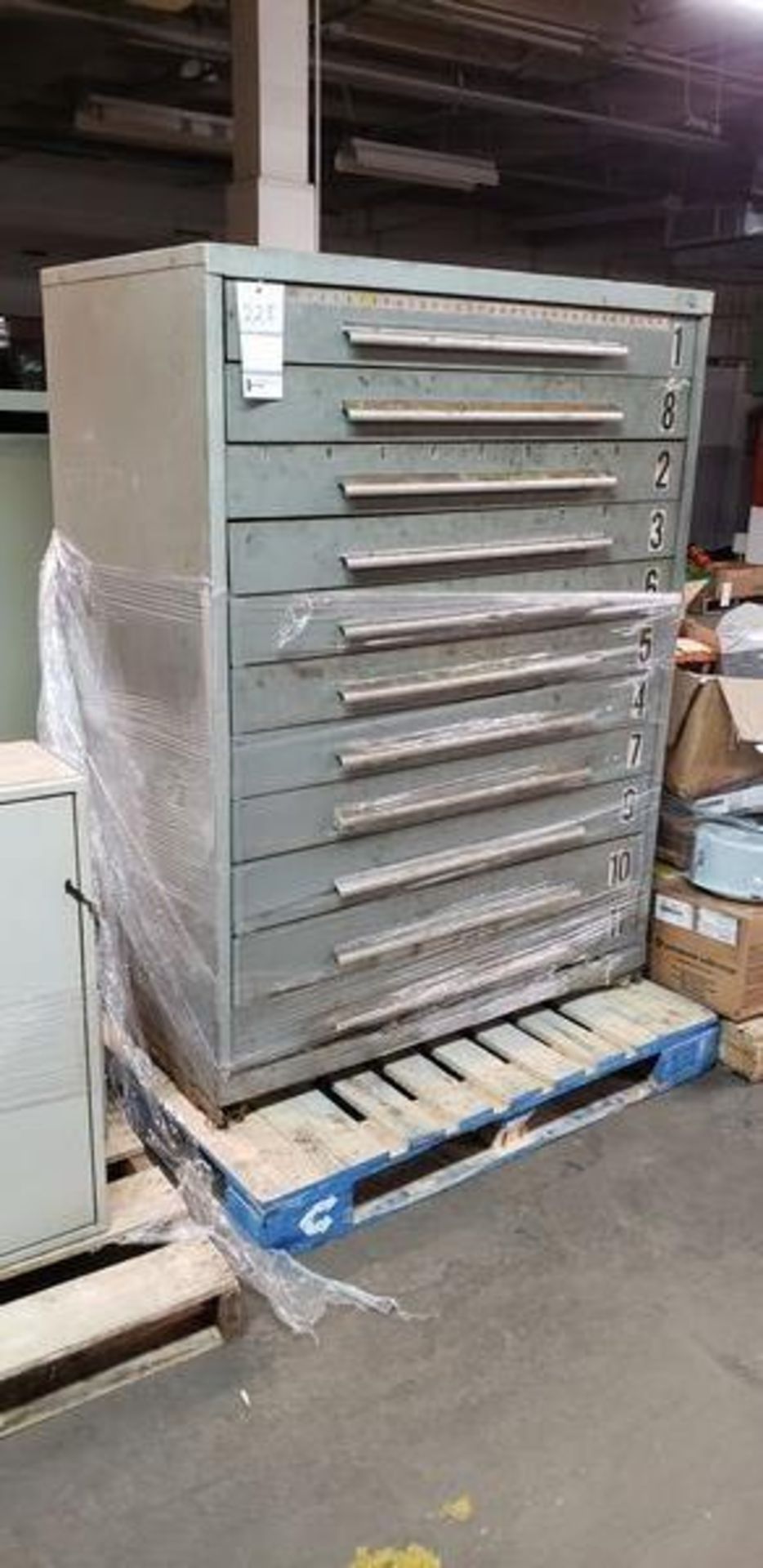 (VIDMAR TYPE) 11 DRAWER PARTS CABINET WITH CONTENTS OF FITTINGS