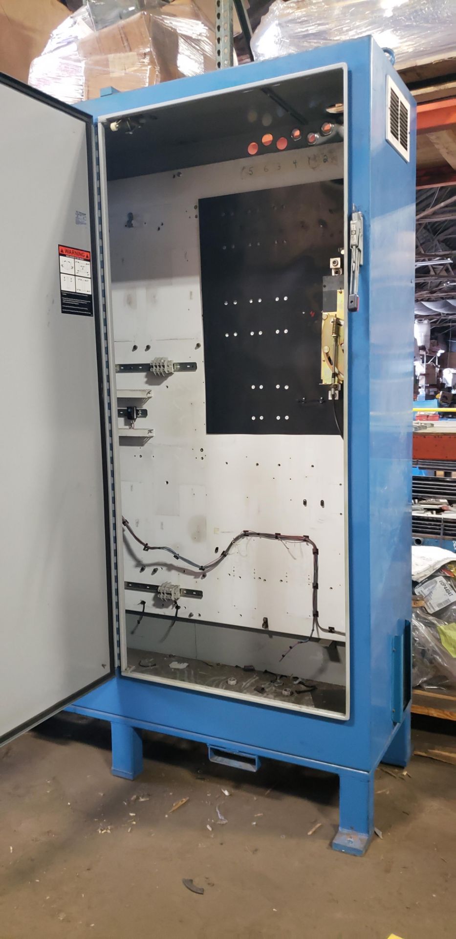 WEGMANN S4035154 CONTROL CABINET WITH 800A BREAKER - 8'3" TALL, 6'7" LONG AND 2' DEEP ***THIS ITEM L - Image 3 of 9