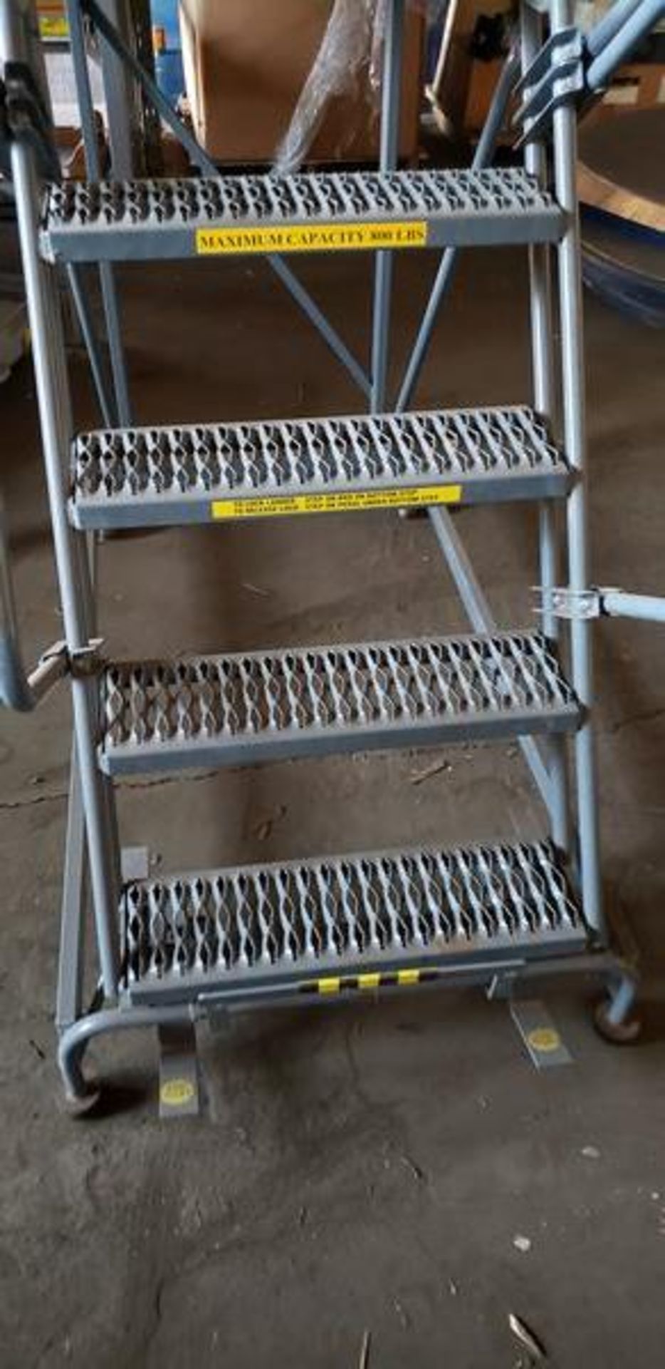 5 STEP PORTABLE STAIRS -- *** THIS ITEM IS LOACTED AT THE GROSSMAN ANNEX - Image 3 of 4