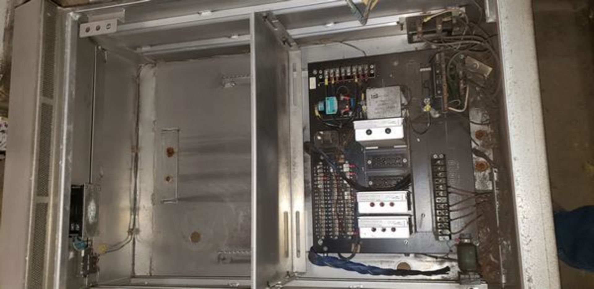 ALUMINUM CONTROL CABINET - Image 4 of 4