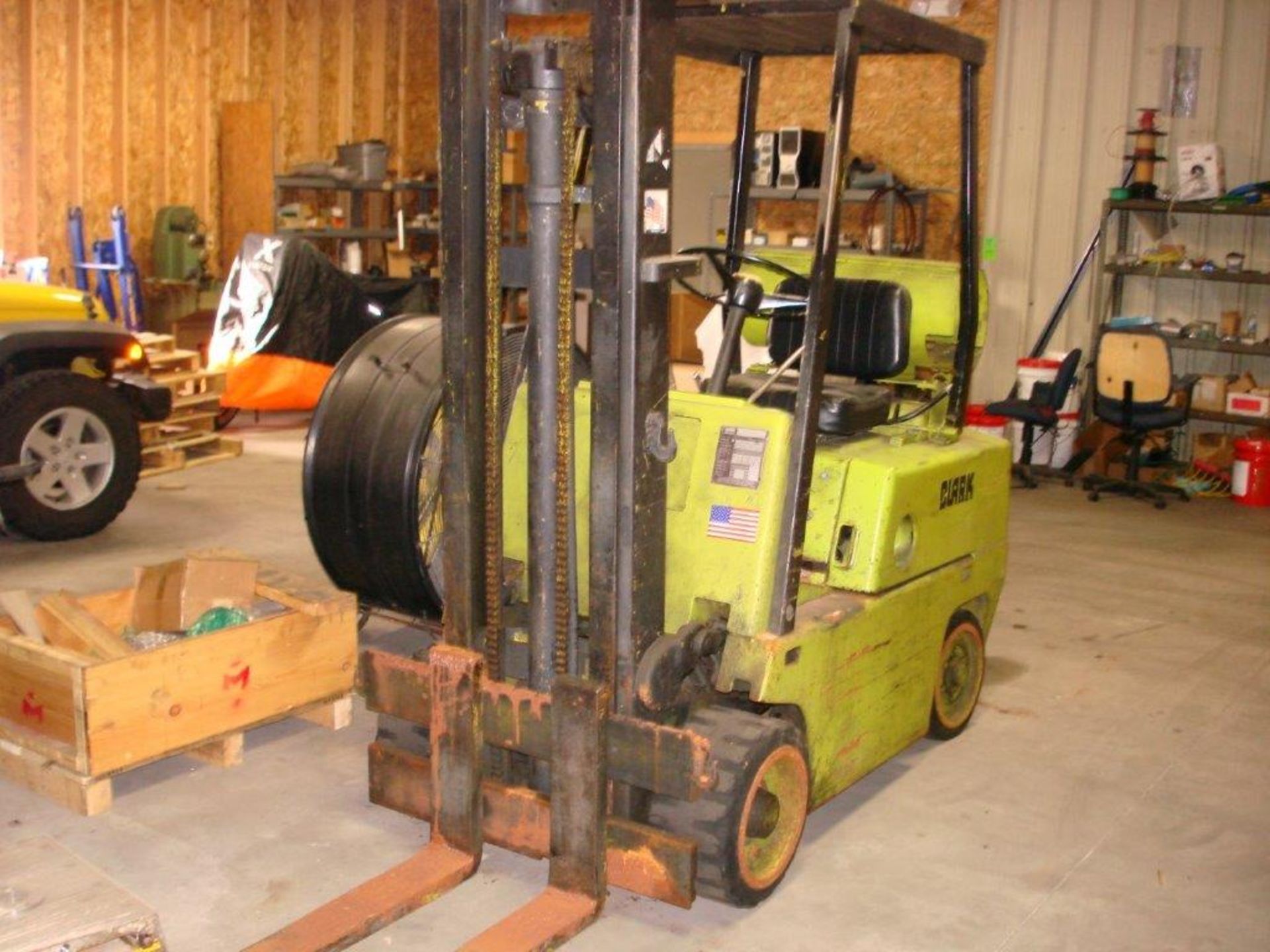 CLARK 5000LB FORK LIFT