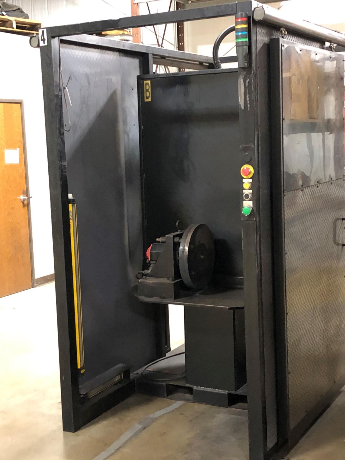 FANUC ARCMATE 100iB MIG WELDING CELL WITH A/B SIDED TABLE AND SERVO DRIVEN ROTARY TABLE ON EACH SIDE - Image 2 of 8