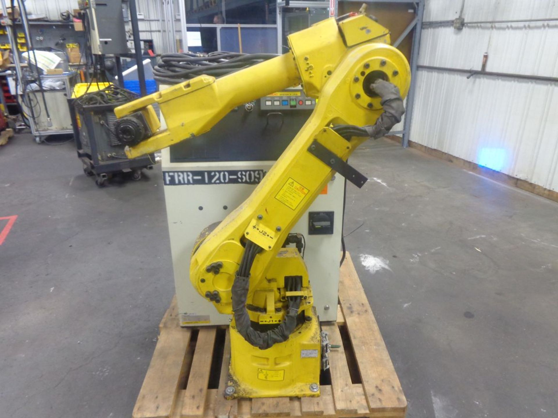 Fanuc Robot Arcmate 120iB with R-J3iB control, cables and teach pendant F62237