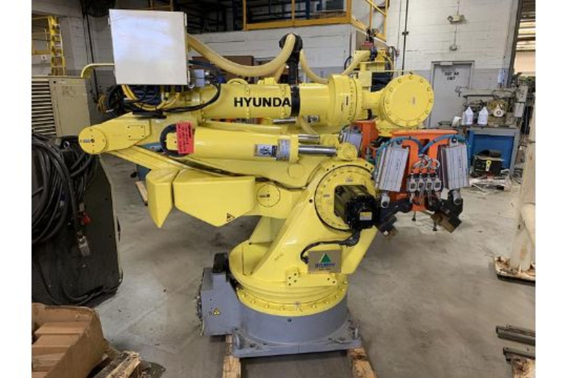 HYUNDIA ROBOT MODEL HX400 400KG X 2573MM H REACH WITH Hi5-N80U CONTR, YEAR 2012, SN HB35-054-572 - Image 25 of 25