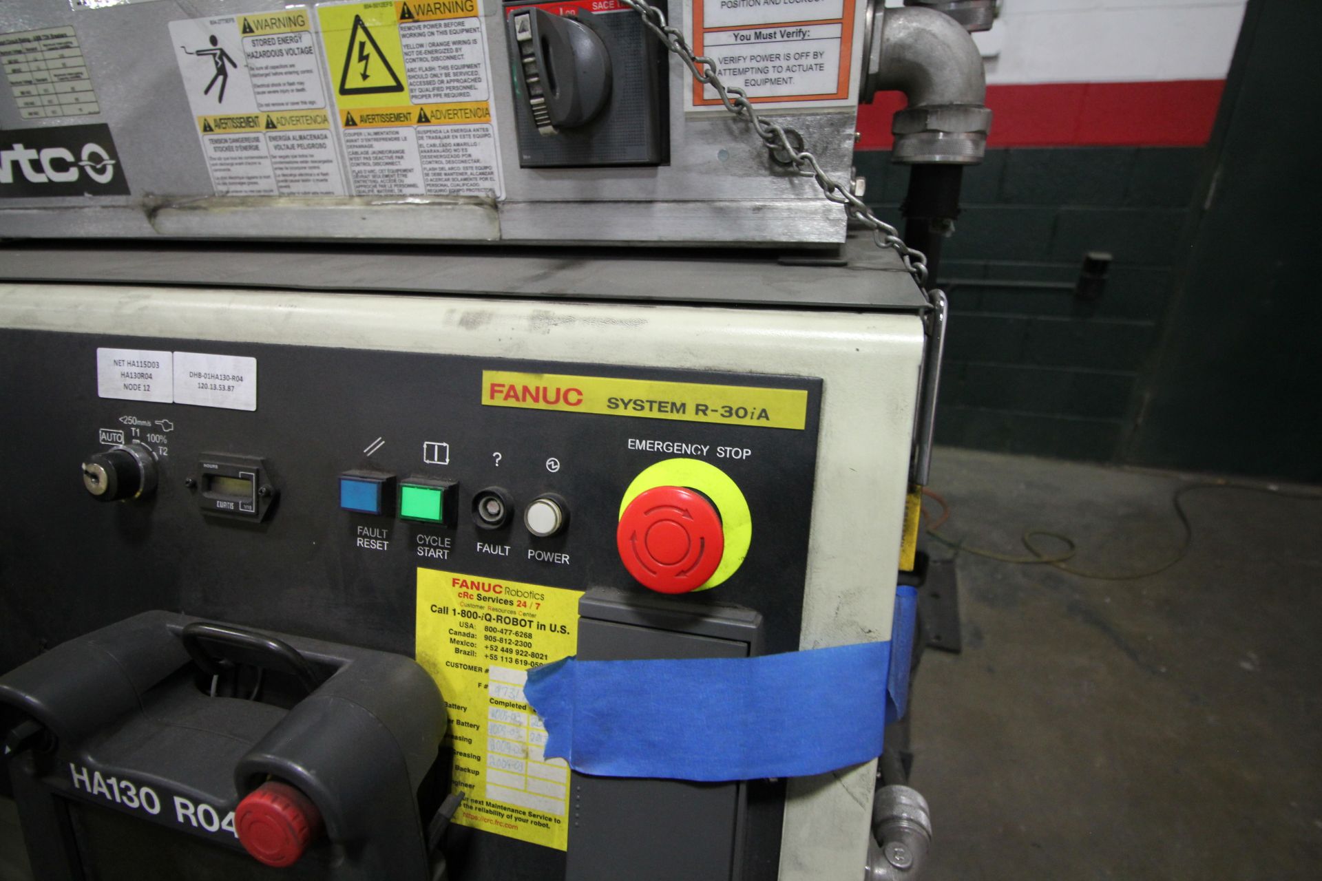 FANUC ROBOT R-2000iB/210F WITH R-30iA CONTROL, CABLES & TEACH PENDANT, YEAR 2009 - Image 5 of 8