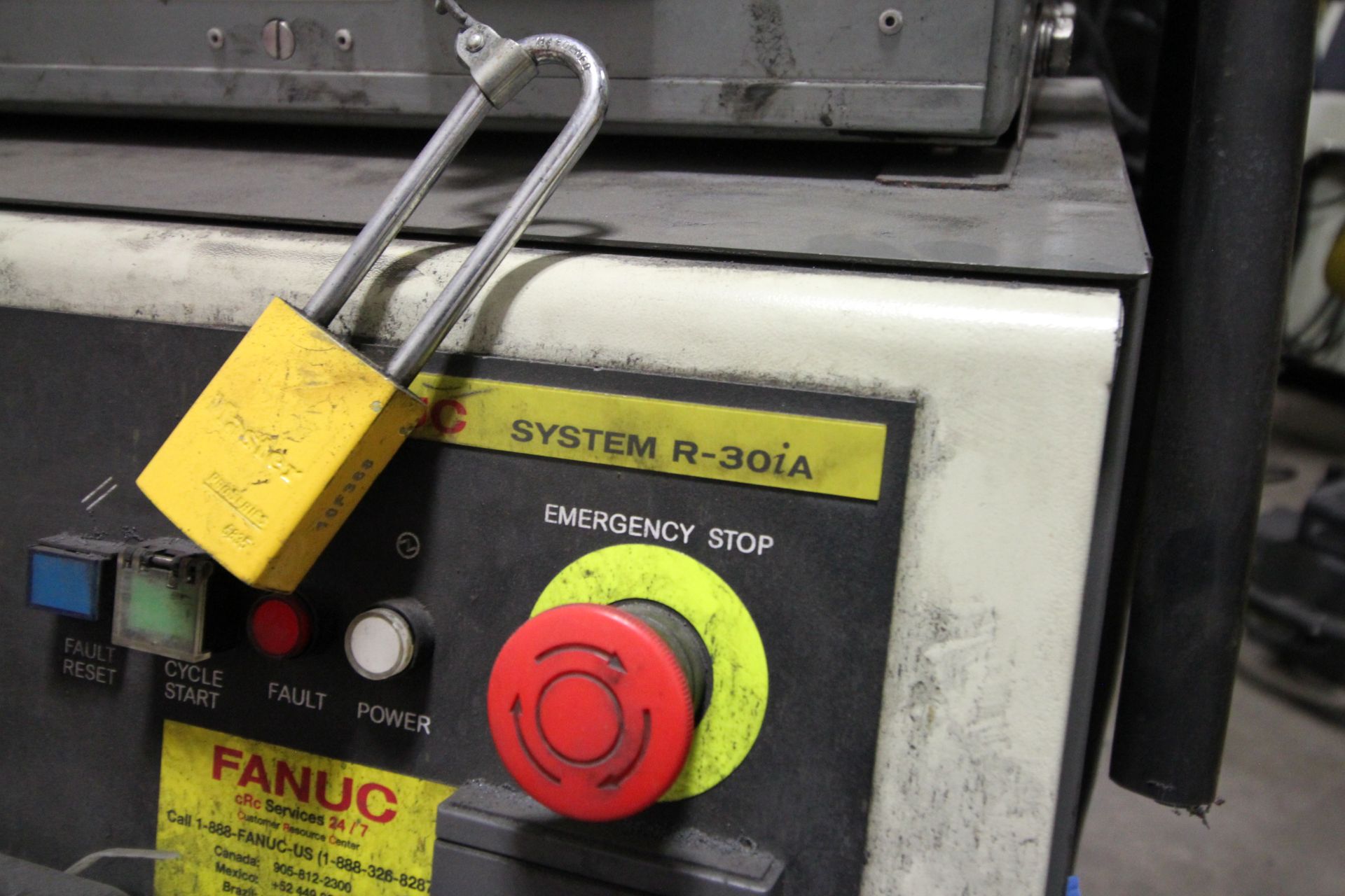 FANUC ROBOT R-2000iB/210F WITH R-30iA CONTROL, CABLES & TEACH PENDANT, YEAR 2014 - Image 4 of 7