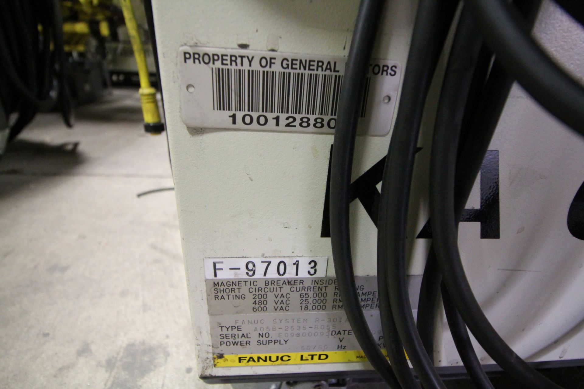 FANUC ROBOT R-2000iB/210F WITH R-30iA CONTROL, CABLES & TEACH PENDANT, YEAR 2009 - Image 6 of 8