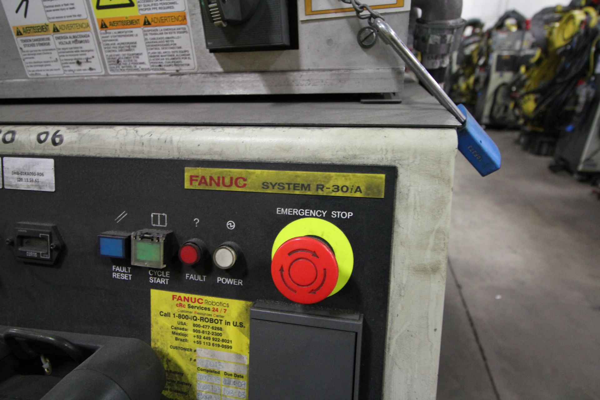 FANUC ROBOT R-2000iB/210F WITH R-30iA CONTROL, CABLES & TEACH PENDANT, YEAR 2009 - Image 5 of 8