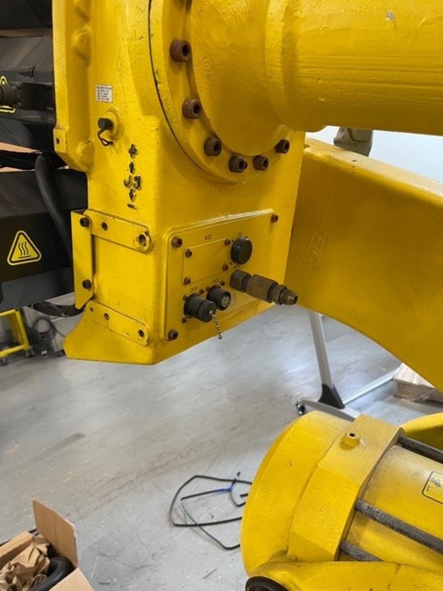 FANUC S-430iL WITH R-J3 CONTROL - Image 18 of 19