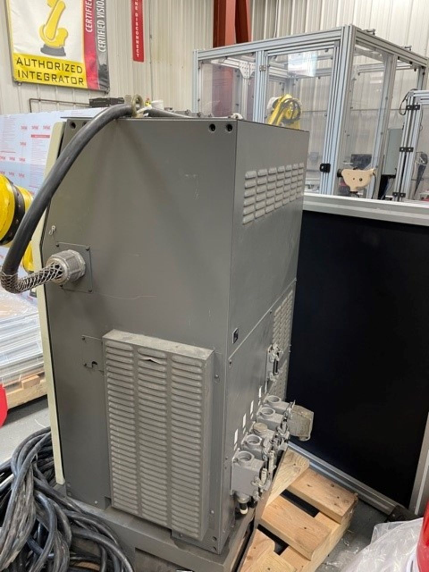 FANUC S-430iL WITH R-J3 CONTROL - Image 16 of 19