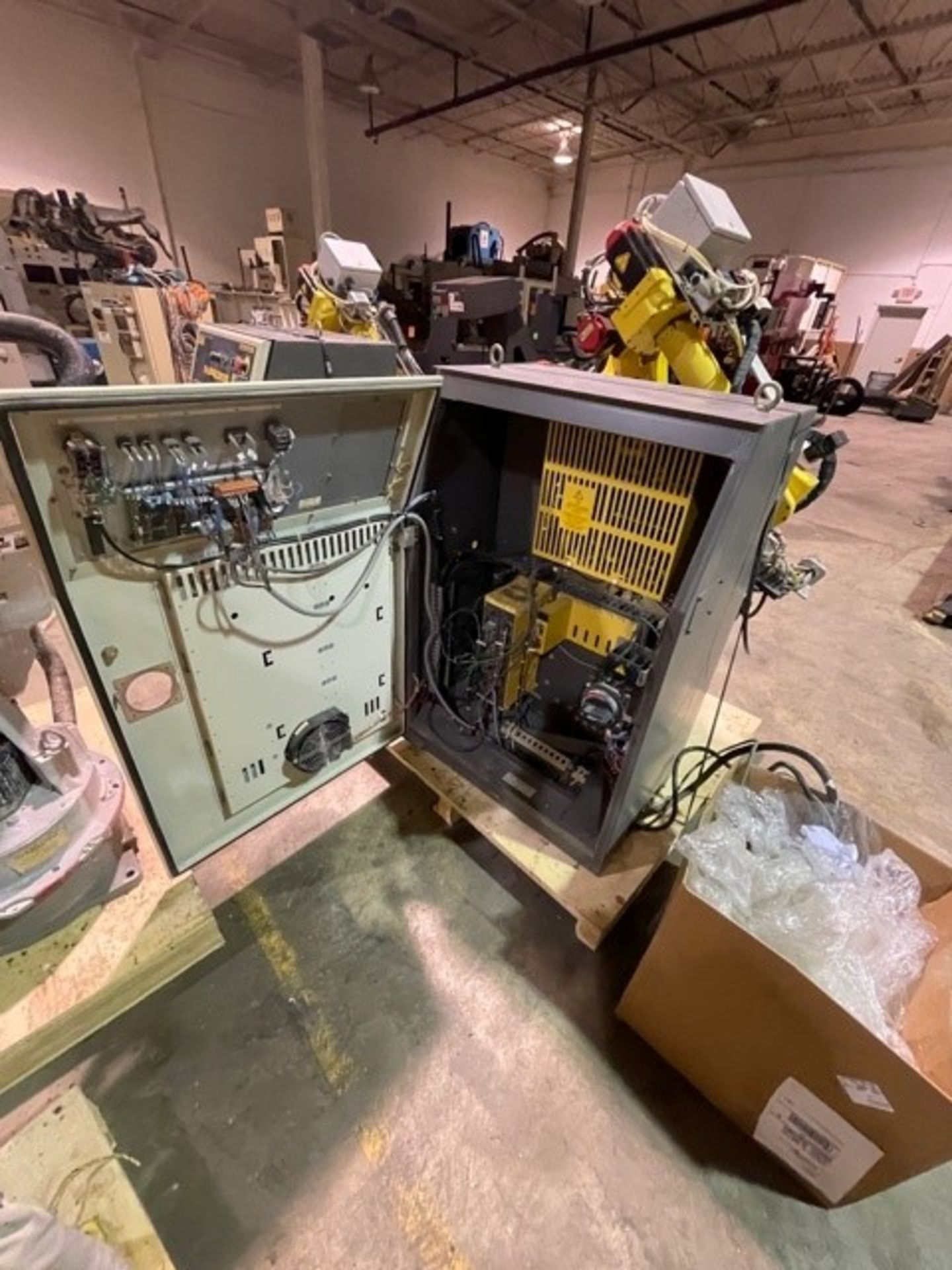 FANUC M-16iB/20, F-87697, WITH R-30iA CONTROL - Image 6 of 9