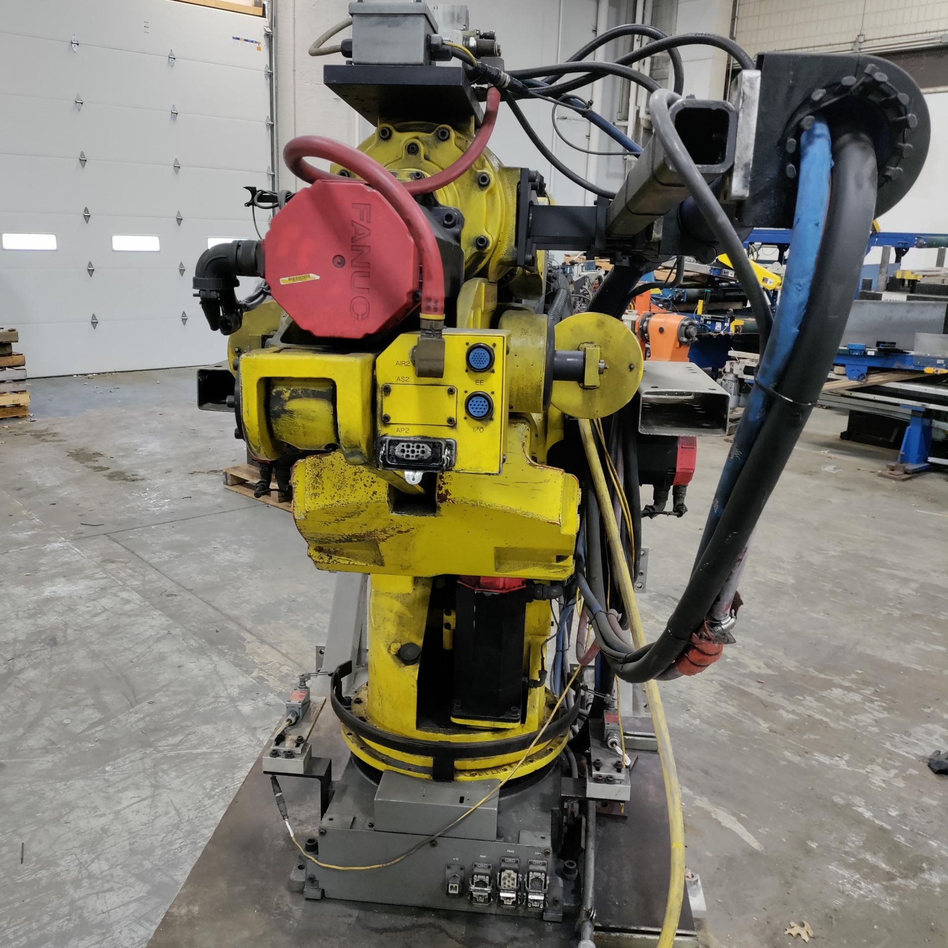 FANUC ROBOT S-420iW SN 27408 WITH R-J2 CONTROL - Image 4 of 7