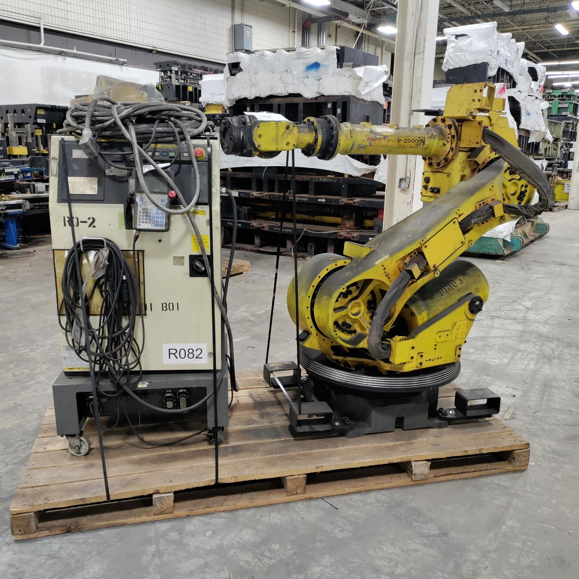 FANUC ROBOT R-2000iA WITH R-J3iB CONTROL & TEACH PENDANT