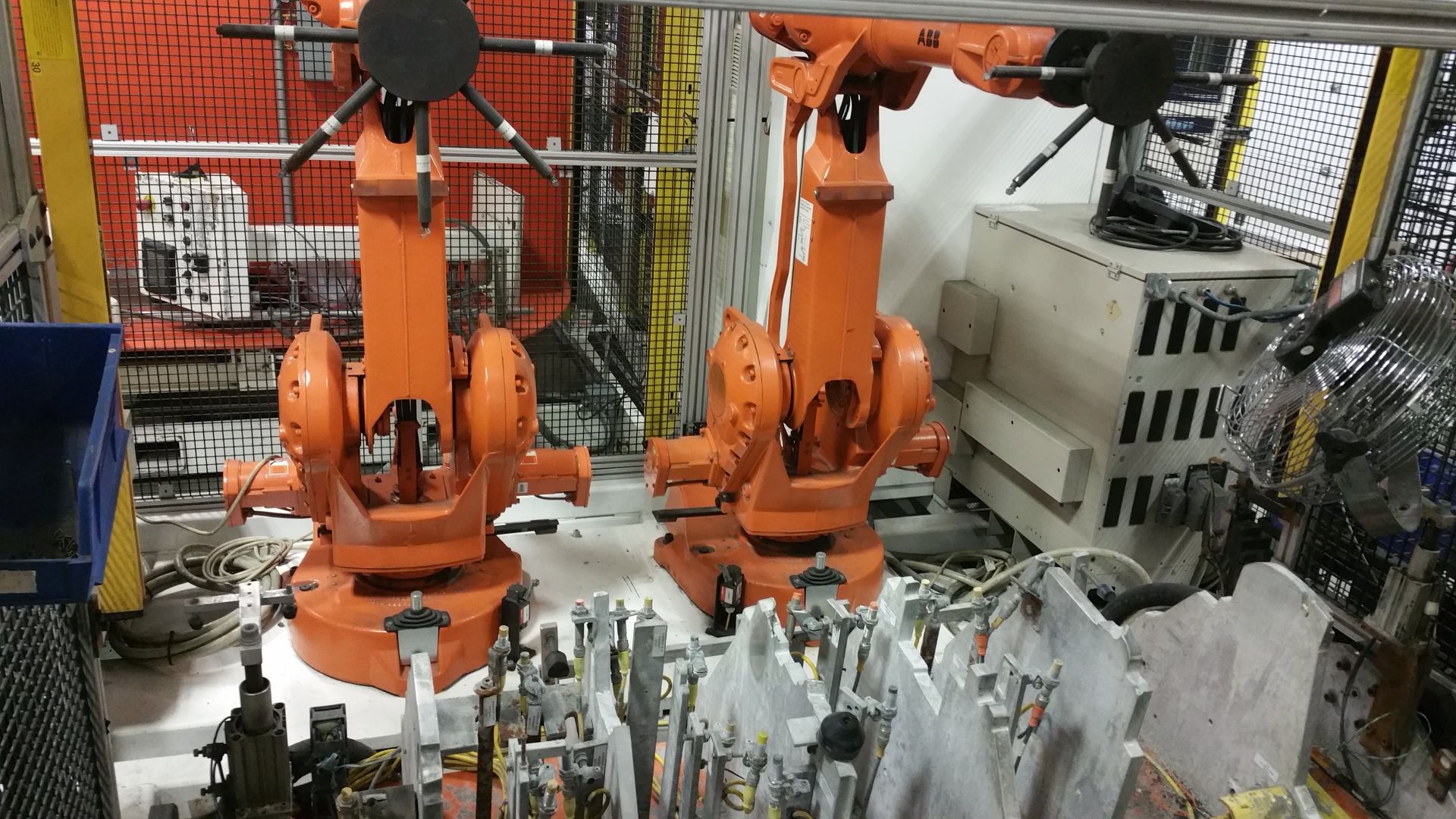 CLIP INSERTION ROBOT CELL WITH 2 ABB ROBOTS IRB 2400 M2000 SN 248135 & 248136 - Image 13 of 17