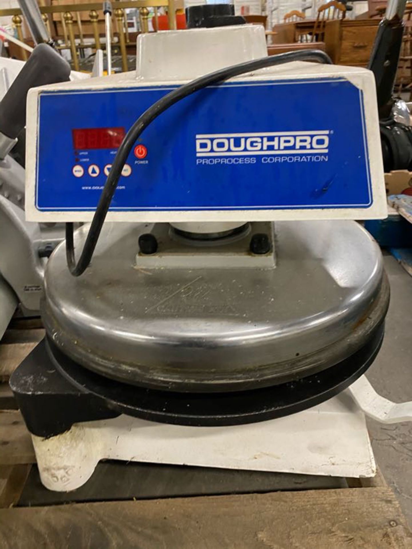 DOUGHPRO COUNTERTOP PIZZA PRESS - Image 2 of 3