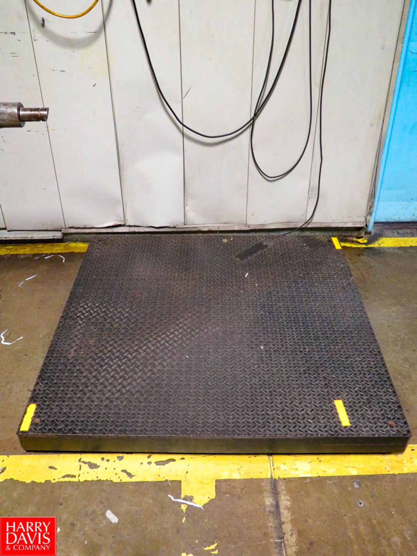 Mettler Toledo Floor Scale 4' X 4', with Mettler Toledo Display Rigging Fee: $100