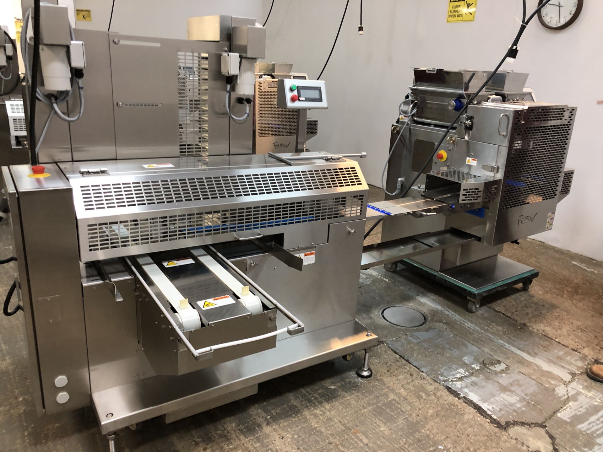 2019 Rheon Set Panner KP302; Tray Size: 660 mm, Up to 60 pcs/min, S/N: 00233 With Belting Rigging