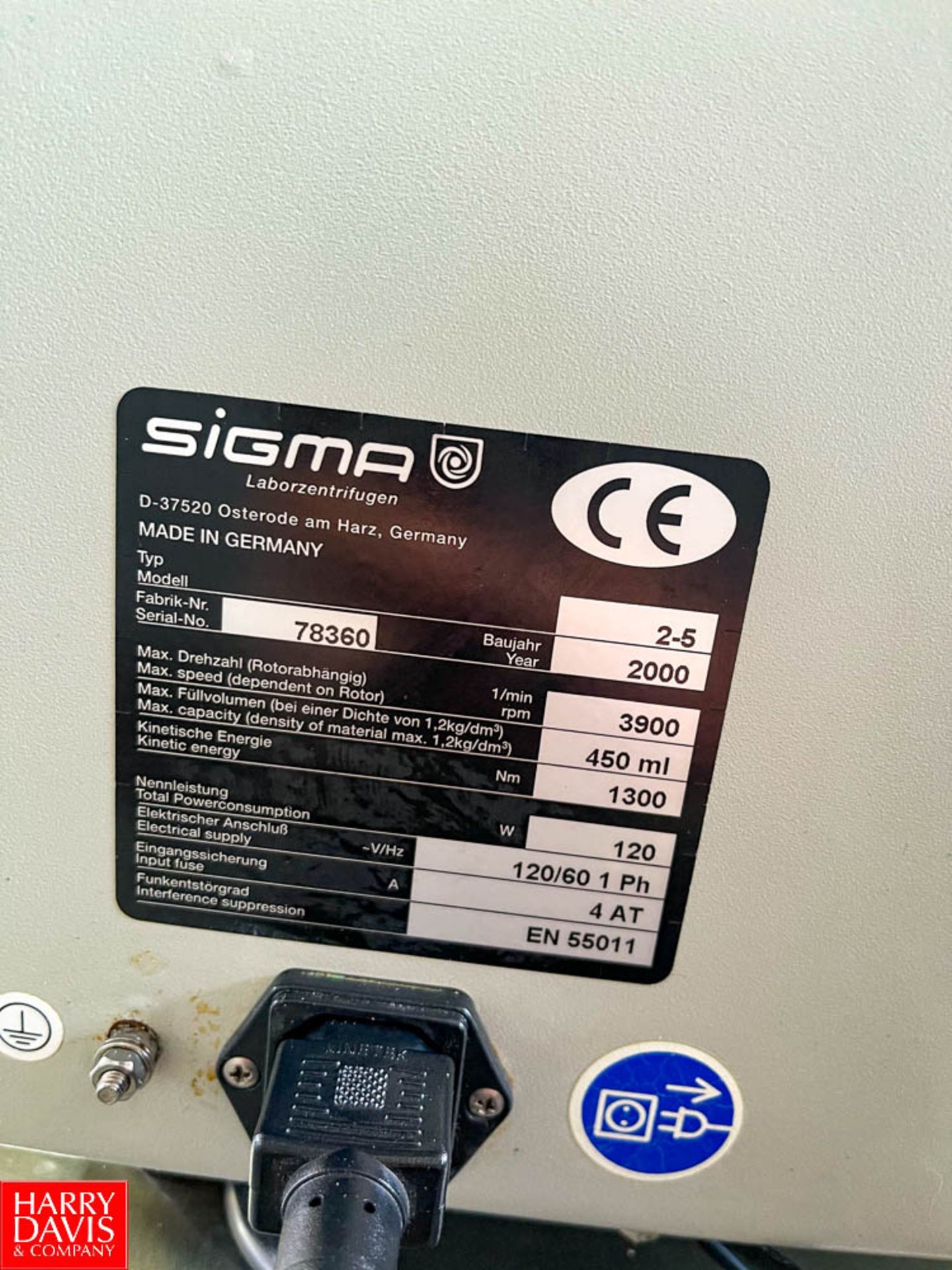 Sigma 2-5 Benchtop Centrifuge - Image 2 of 2