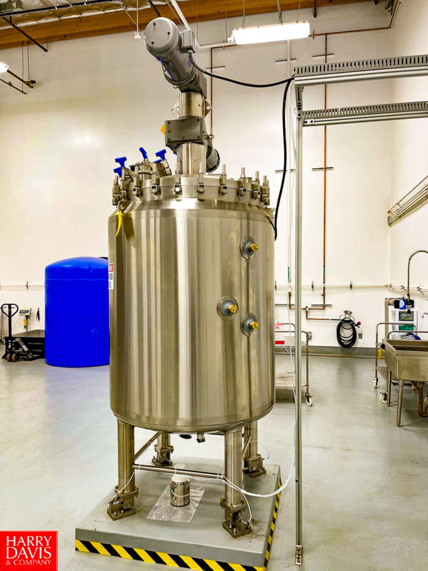 2019 Feldmeier 250 Gallon Vacuum-Jacketed Dome-Top 316L S/S Tank : SN 19EO438, Mounted on Load Cells - Image 7 of 11