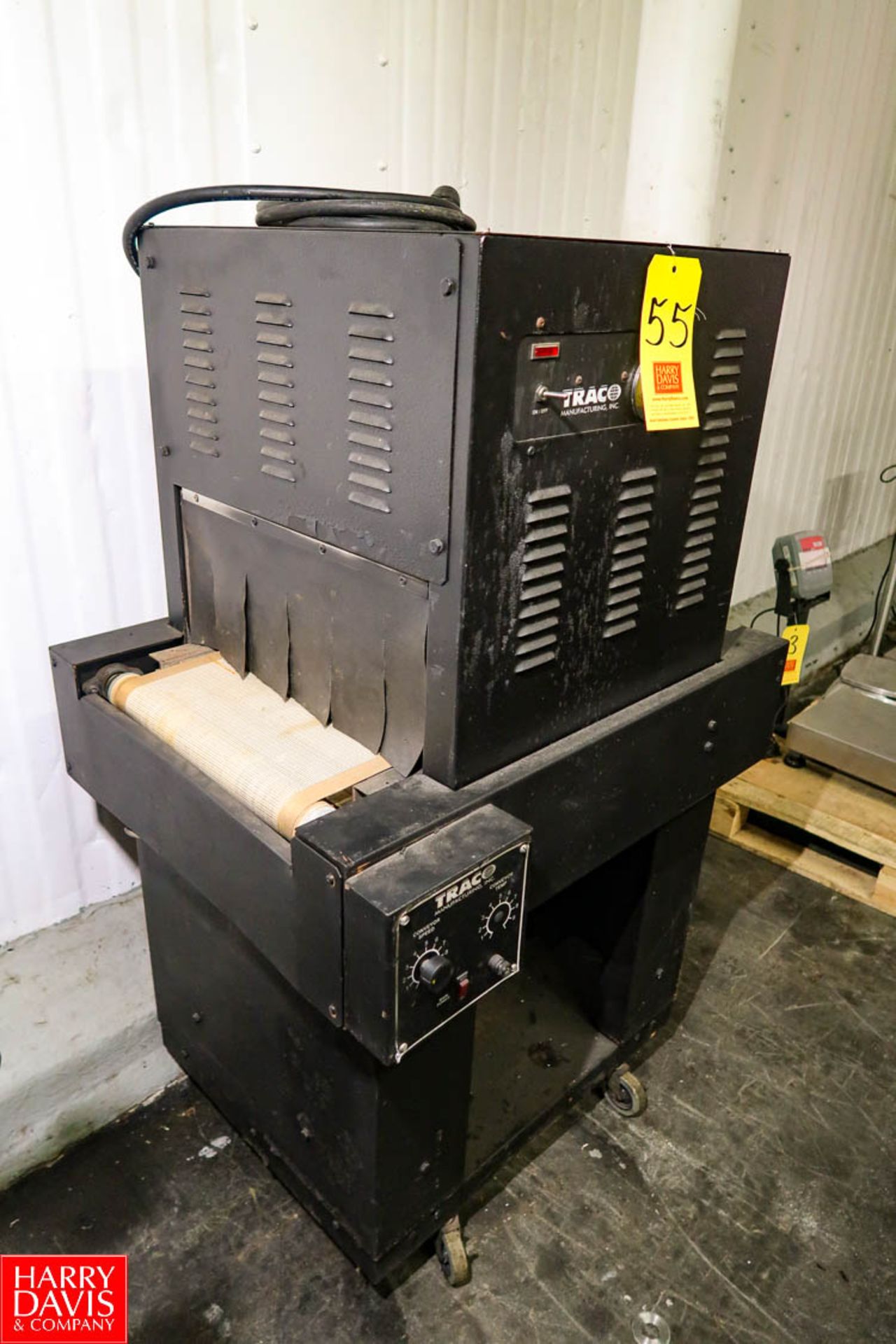 2006 Traco Manufacturing Heat Shrink Tunnel Model: 800T S/N: 5166, 15" x 20" x 7" (WxLxH) Tunnel,