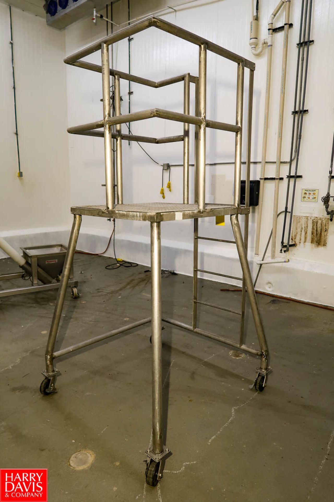 36" x 36" Platform, 60.5" Platform Height. Rigging Fee: $ 40.00